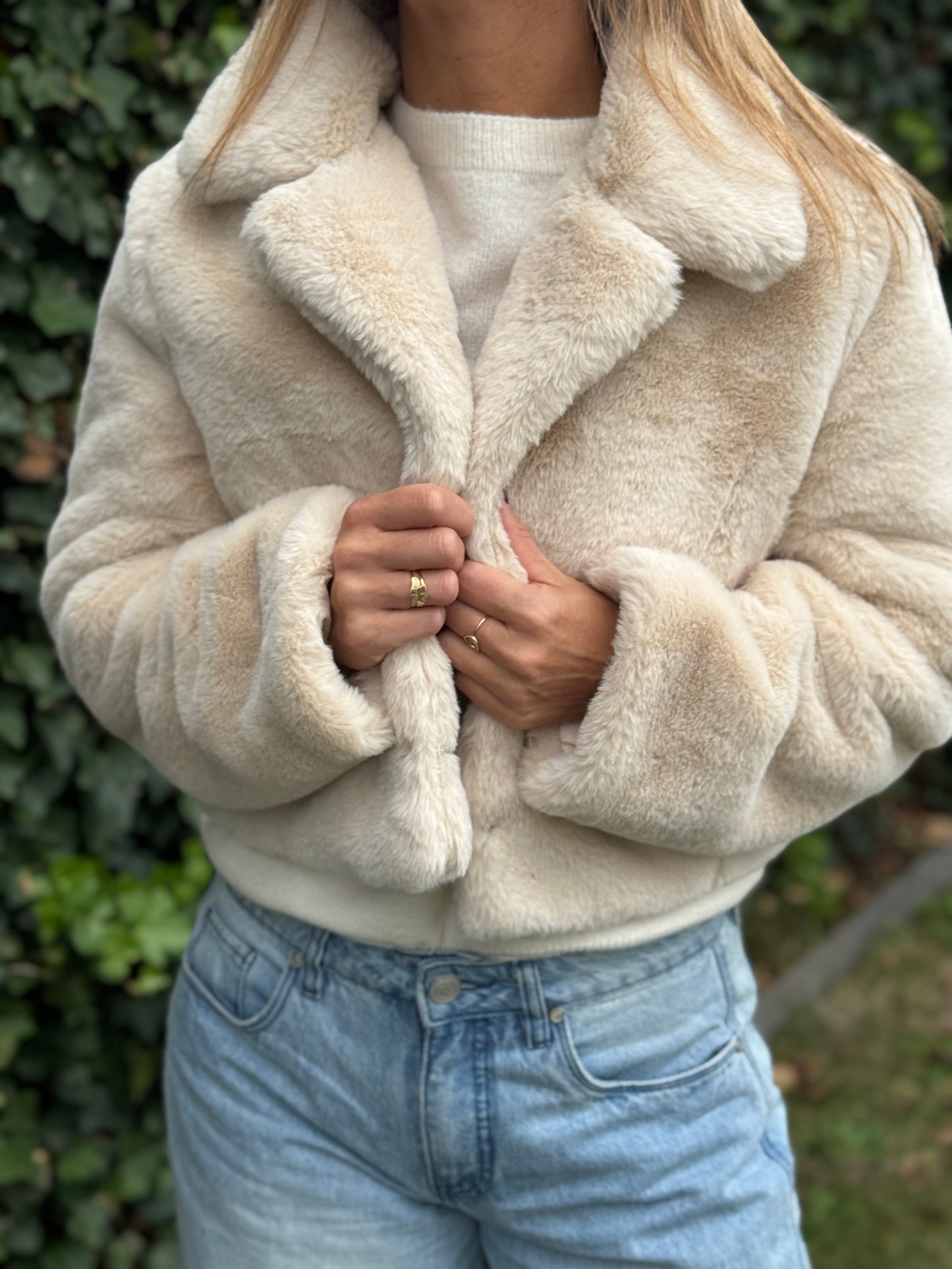 Fluffy jasje zacht beige