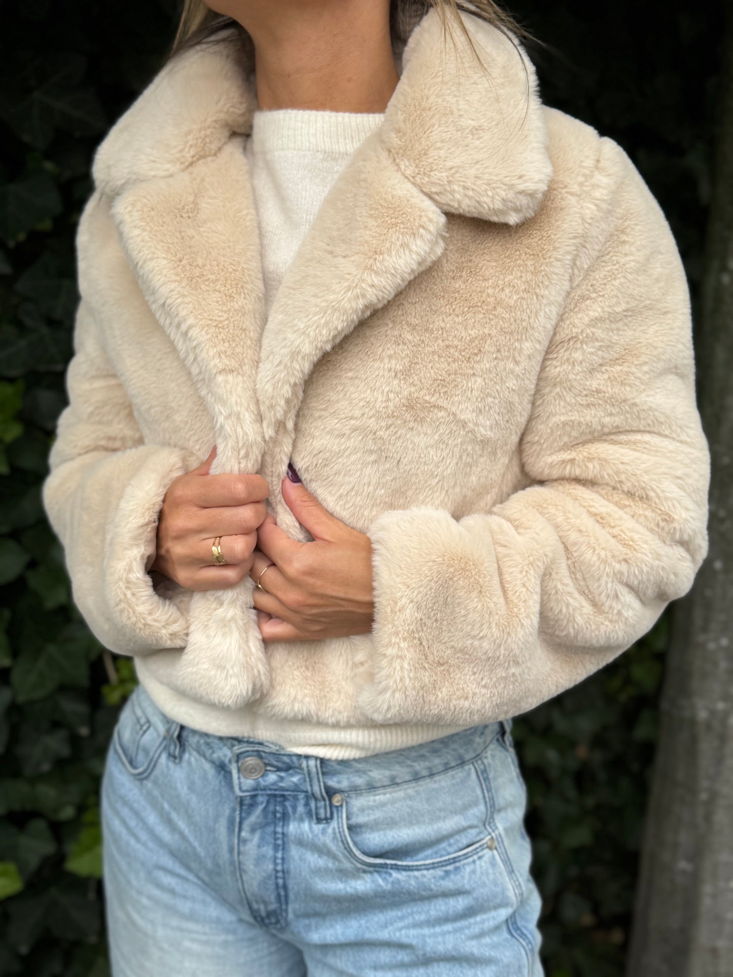 Fluffy jasje zacht beige