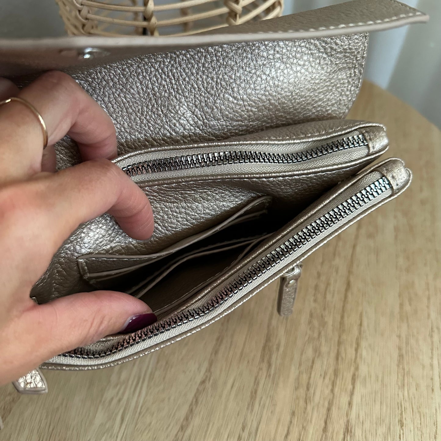 Schoudertasje/crossbody 'Stanfield' inclusief drie banden Champagne