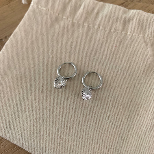 Oorhangers met hartje two side Zilver