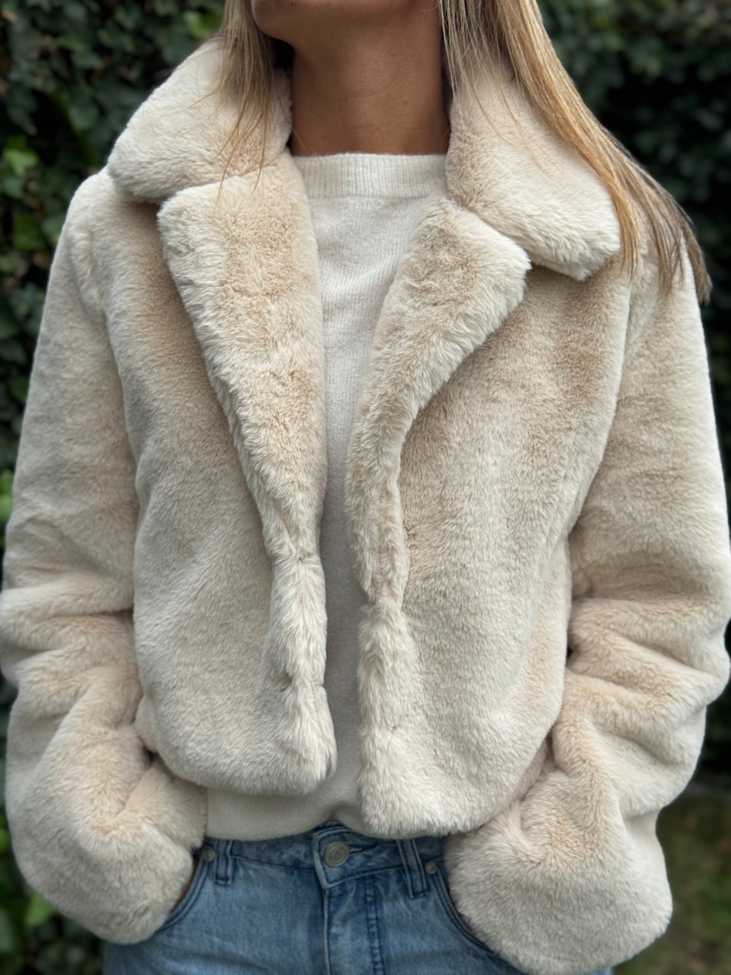 Fluffy jasje zacht beige