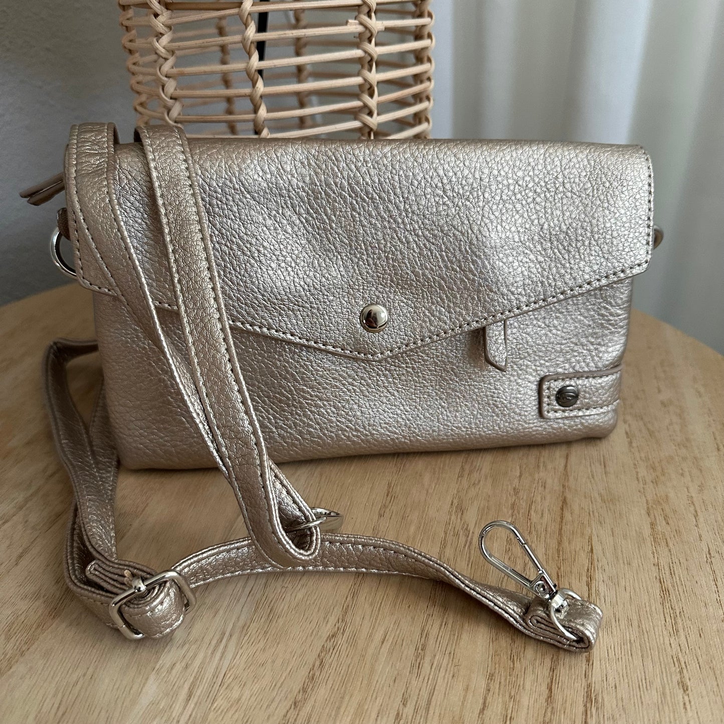 Schoudertasje/crossbody 'Stanfield' inclusief drie banden Champagne