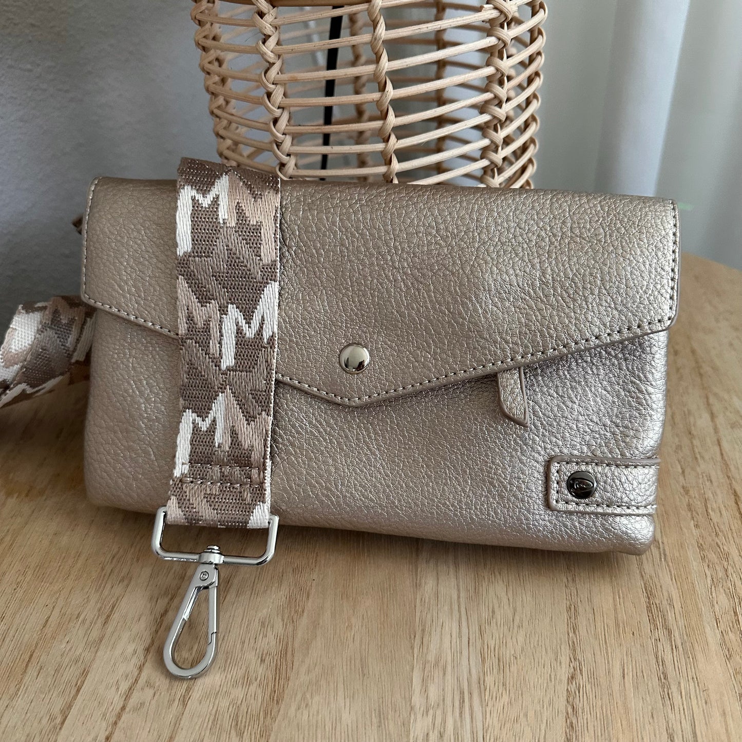 Schoudertasje/crossbody 'Stanfield' inclusief drie banden Champagne