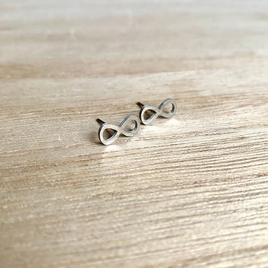 Oorstuds infinity Zilver