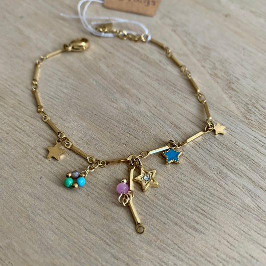 Armbandje met fijne bedeltjes sterretjes