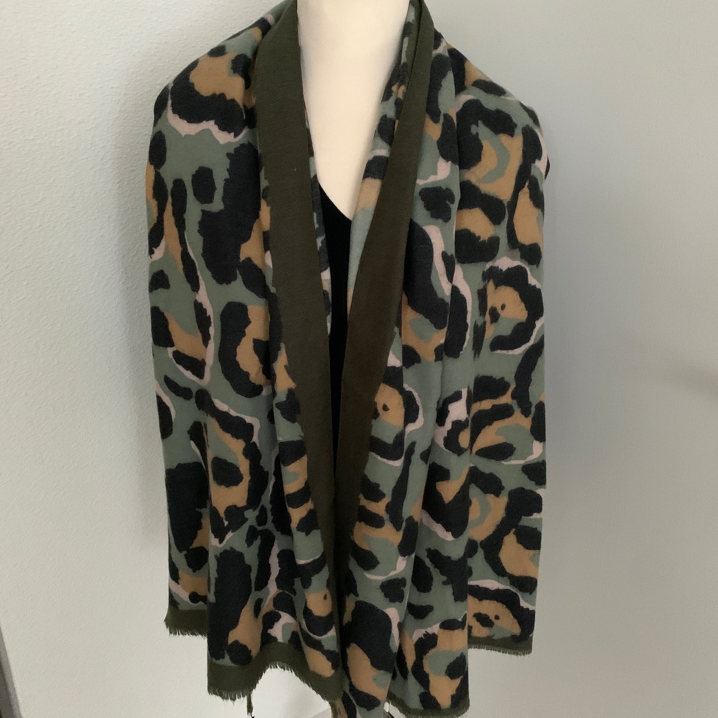 Sjaal zwart/groen/oker