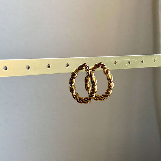 Oorringen gedraaid Goud