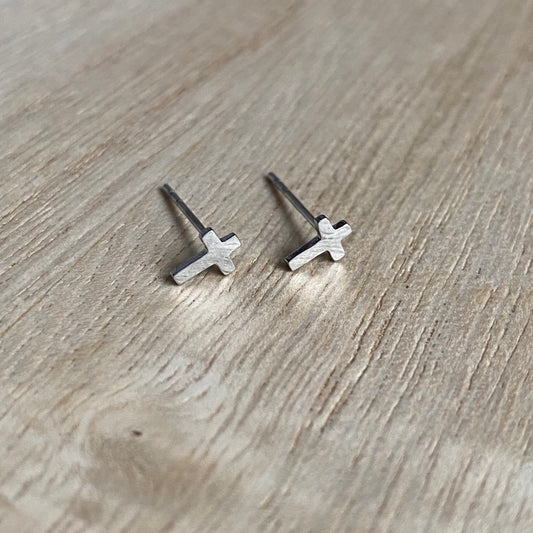 Oorstuds mini kruisje Zilver