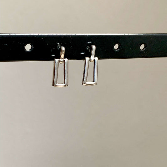 Oorstuds rechthoekig hangertje Zilver
