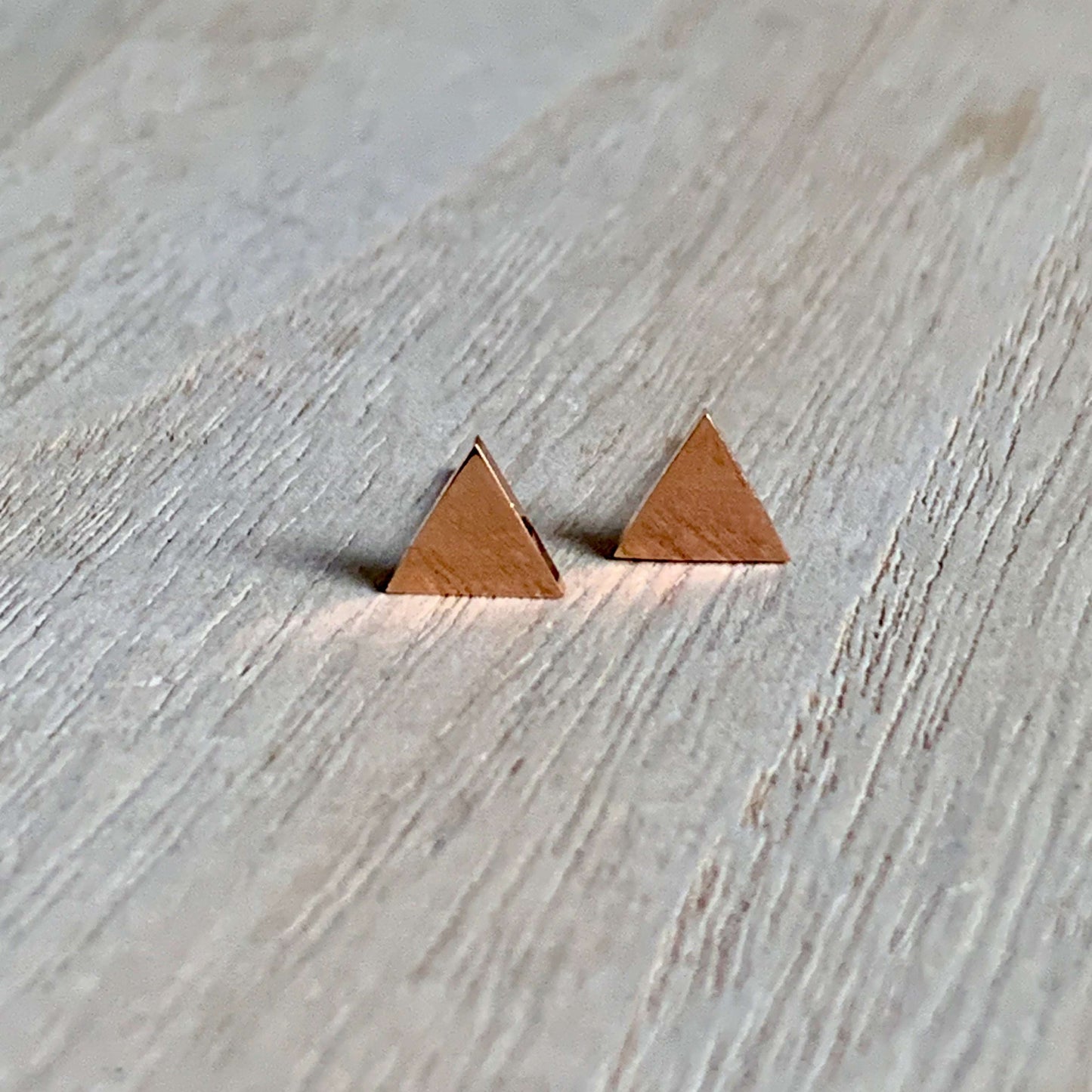 Oorstuds gesloten driehoekje Roségoud