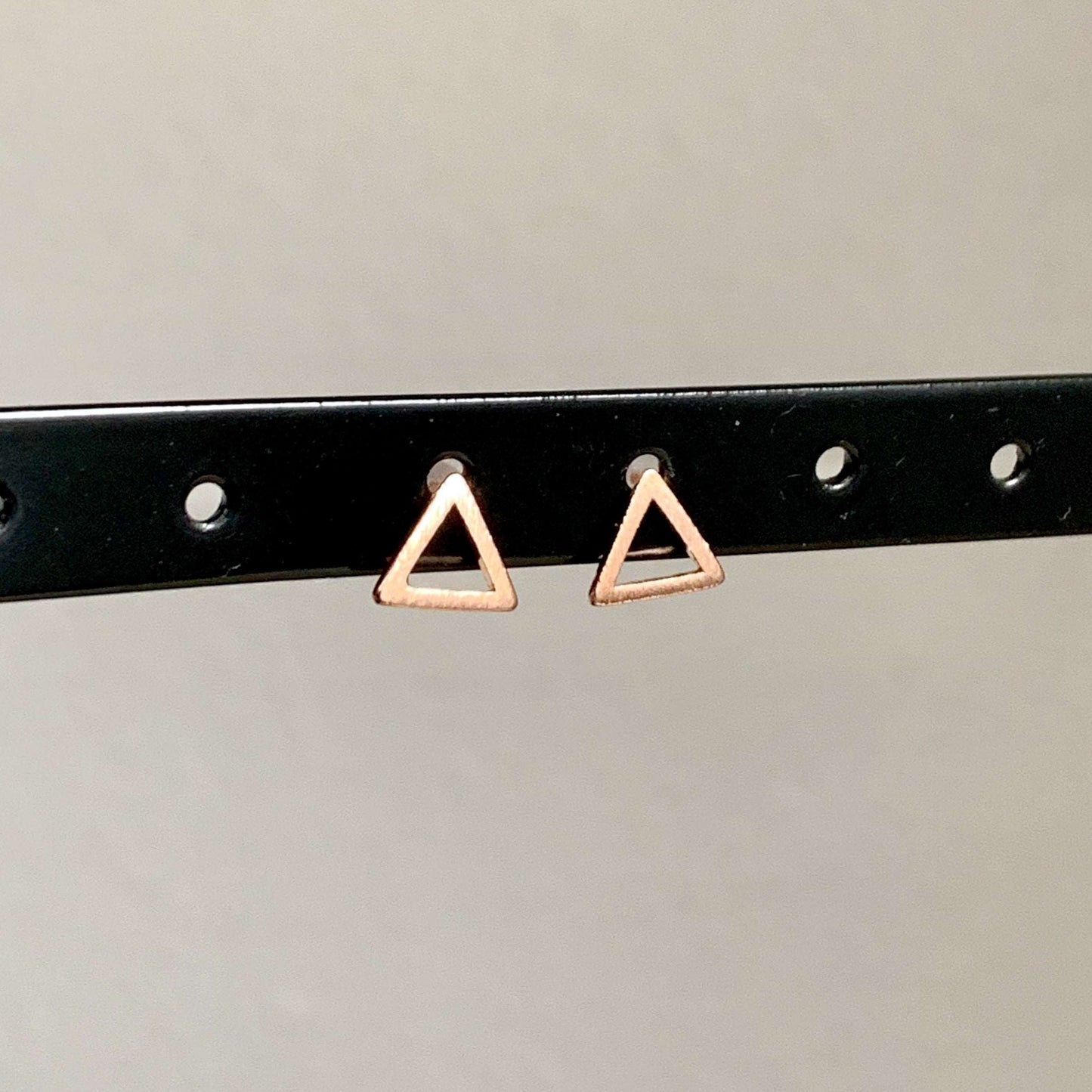 Oorstuds open driehoekje Roségoud