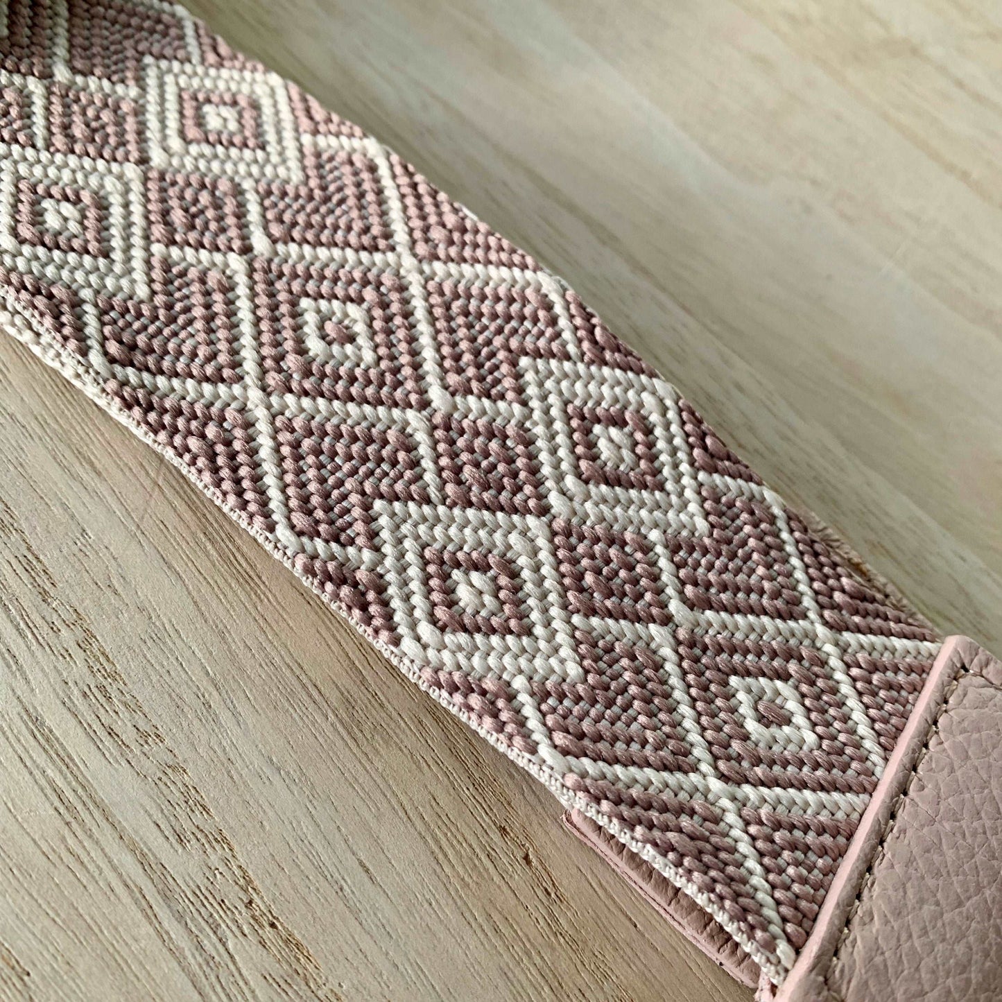 Schouderband breed Poederroze klein ruitje