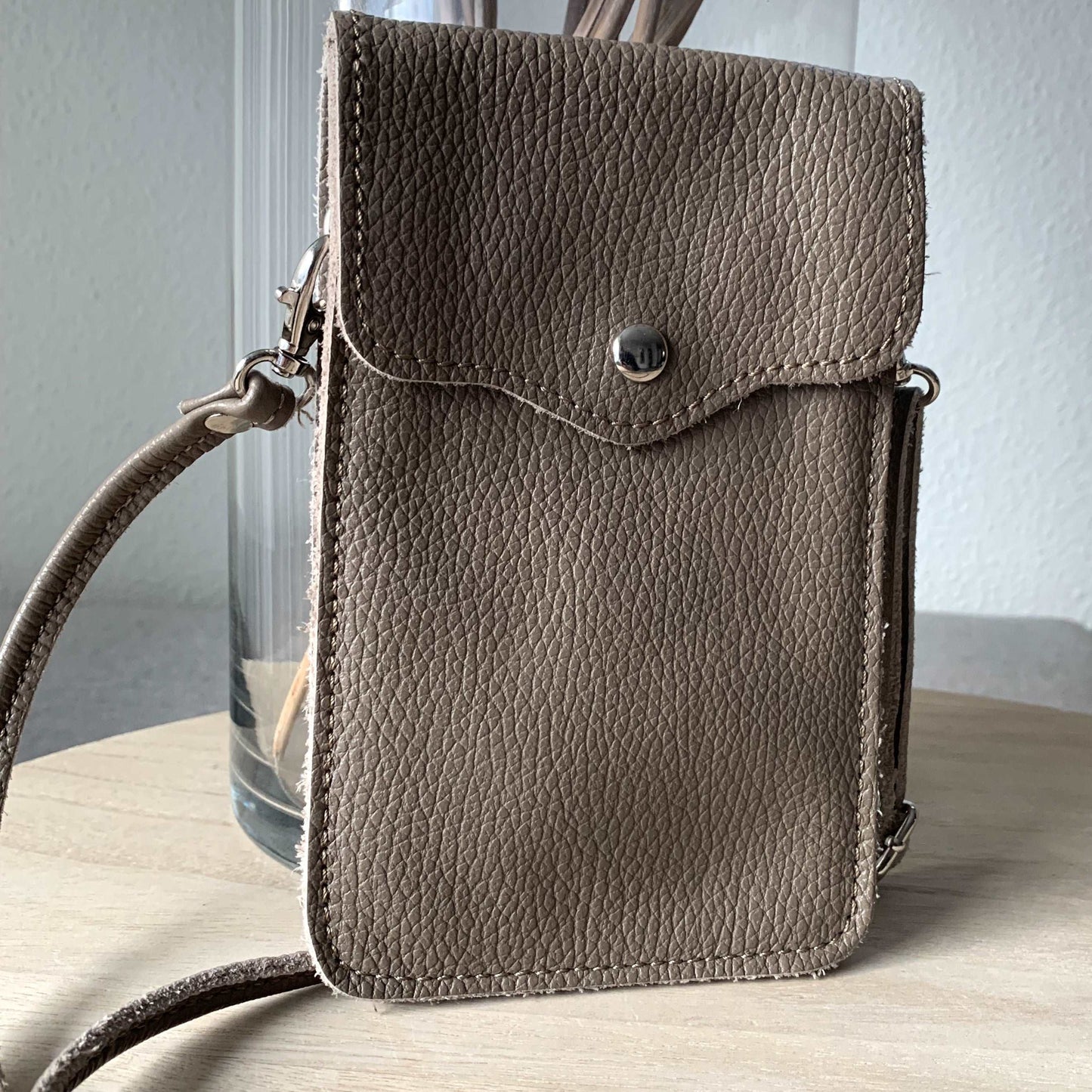 Lederen telefoontasje Taupe