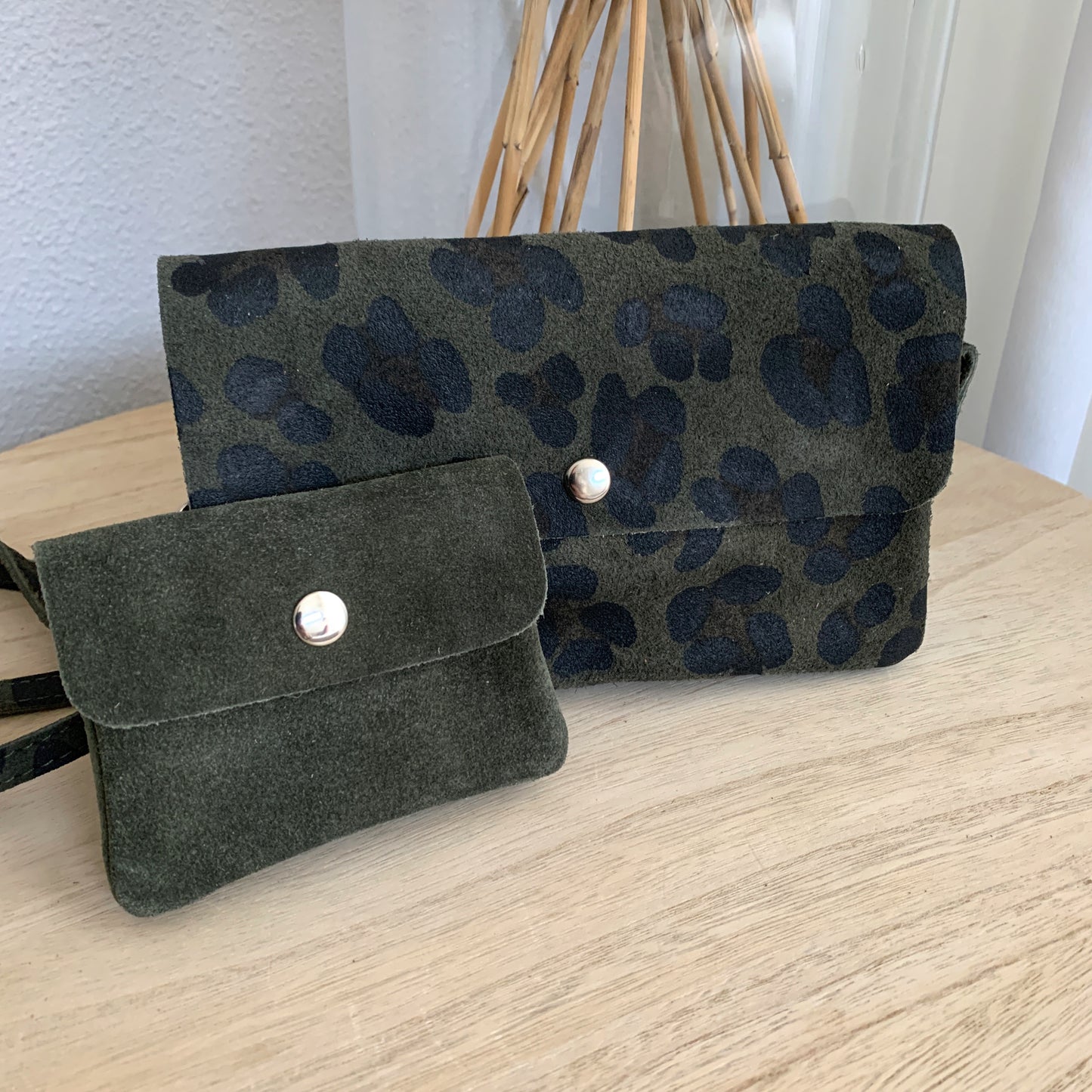 Lederen (suède) party tasje Groen Luipaard