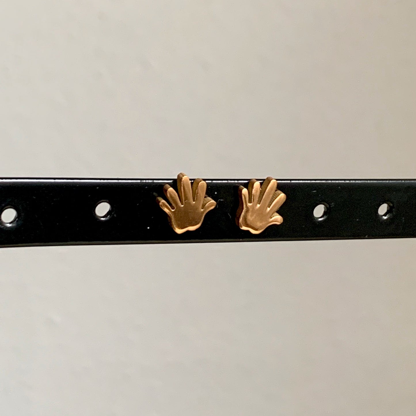 Oorstuds handje Rosé goud