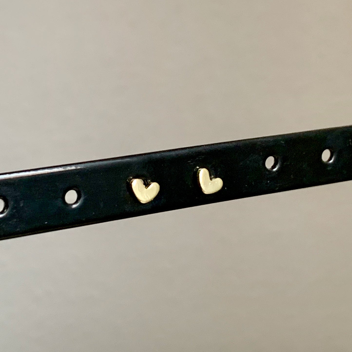 Oorstuds mini hartjes Goud