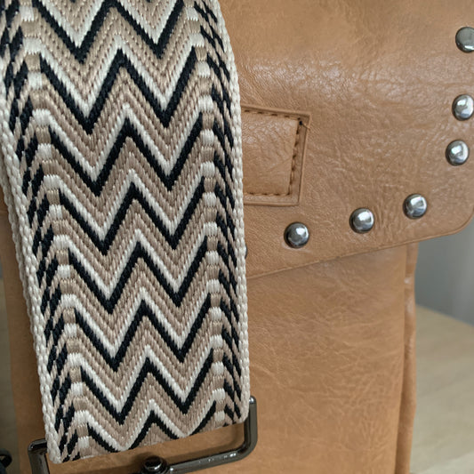 Telefoon- en schoudertasje Camel moedel 'Stud'