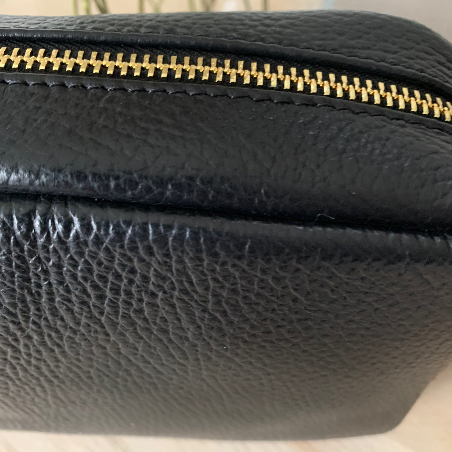 Lederen crossbody tas Zwart 'Tassel' gouden ritsje