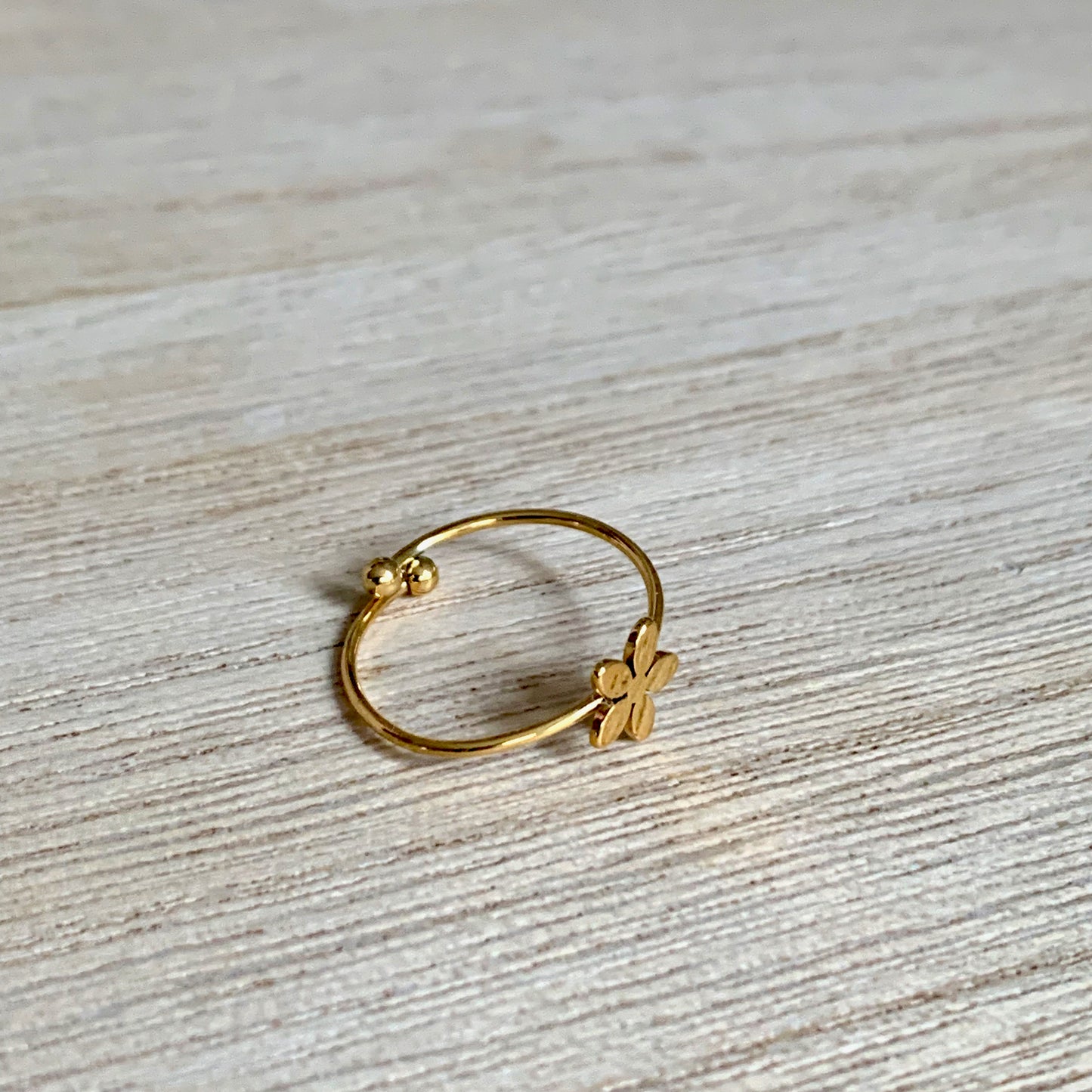 Ring bloemetje- Goud- One Size
