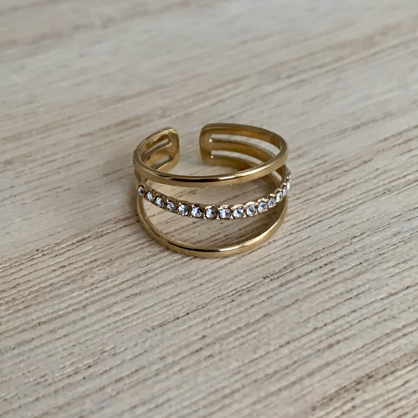 Ring drie laags met rij steentjes- Goud- Onze Size