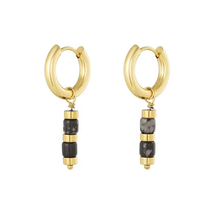Oorbellen kraaltjes en gouden details- zwart/goud