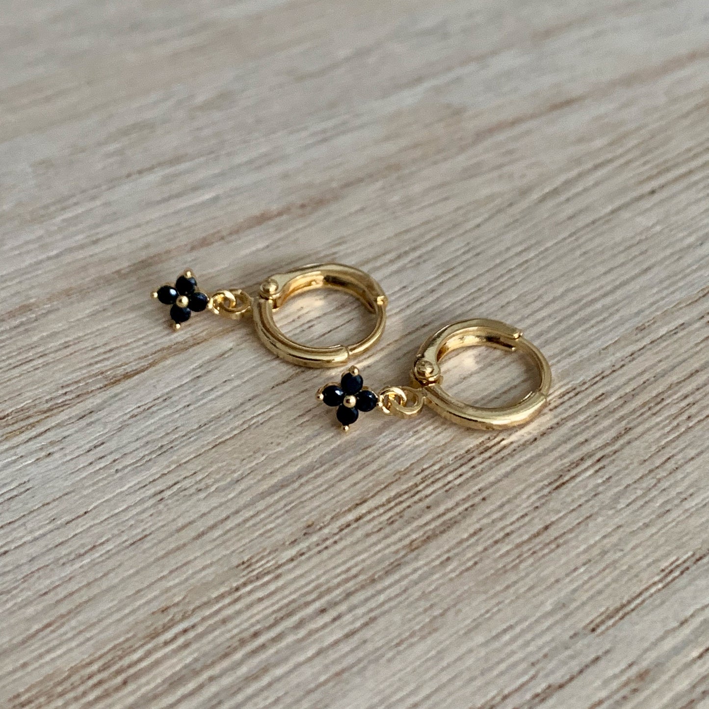 Oorhanger zwarte steentjes