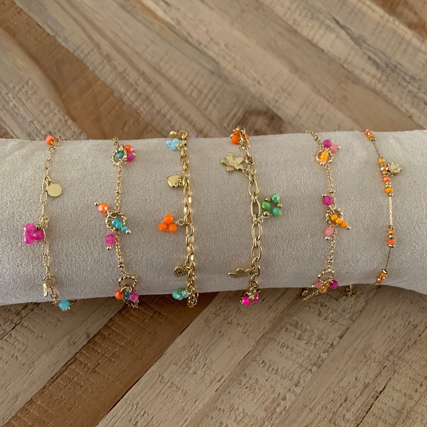 Armbandje kraaltjes Oranje-Goud