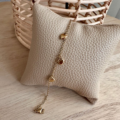 Armbandje drie hartjes