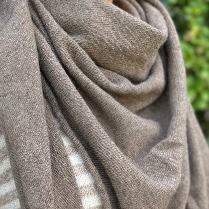 Cashmere sjaal driehoek koffiebruin/donker taupe