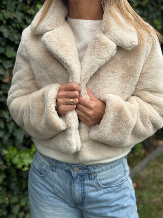 Fluffy jasje zacht beige