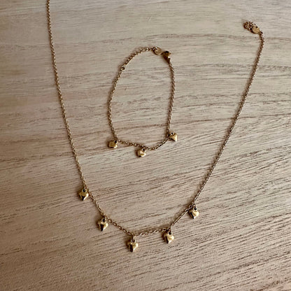 Armbandje drie hartjes