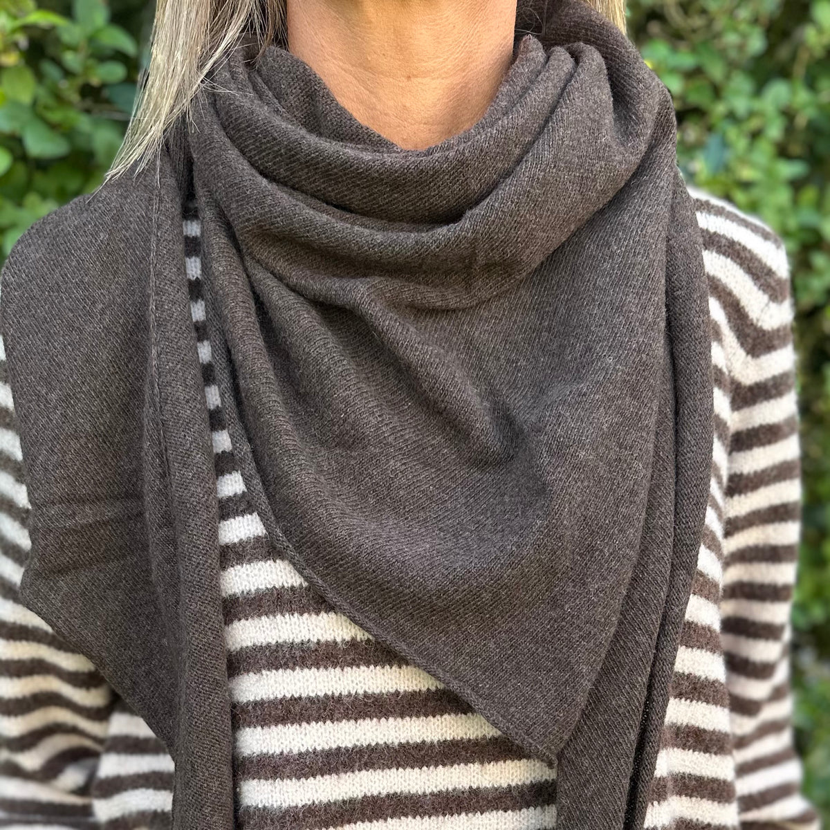 Cashmere sjaal driehoek Choco/diepbruin