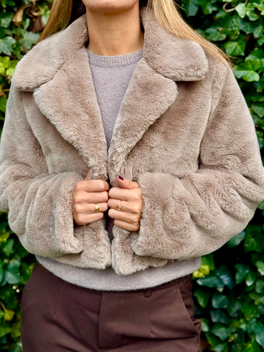 Fluffy jasje zacht taupe