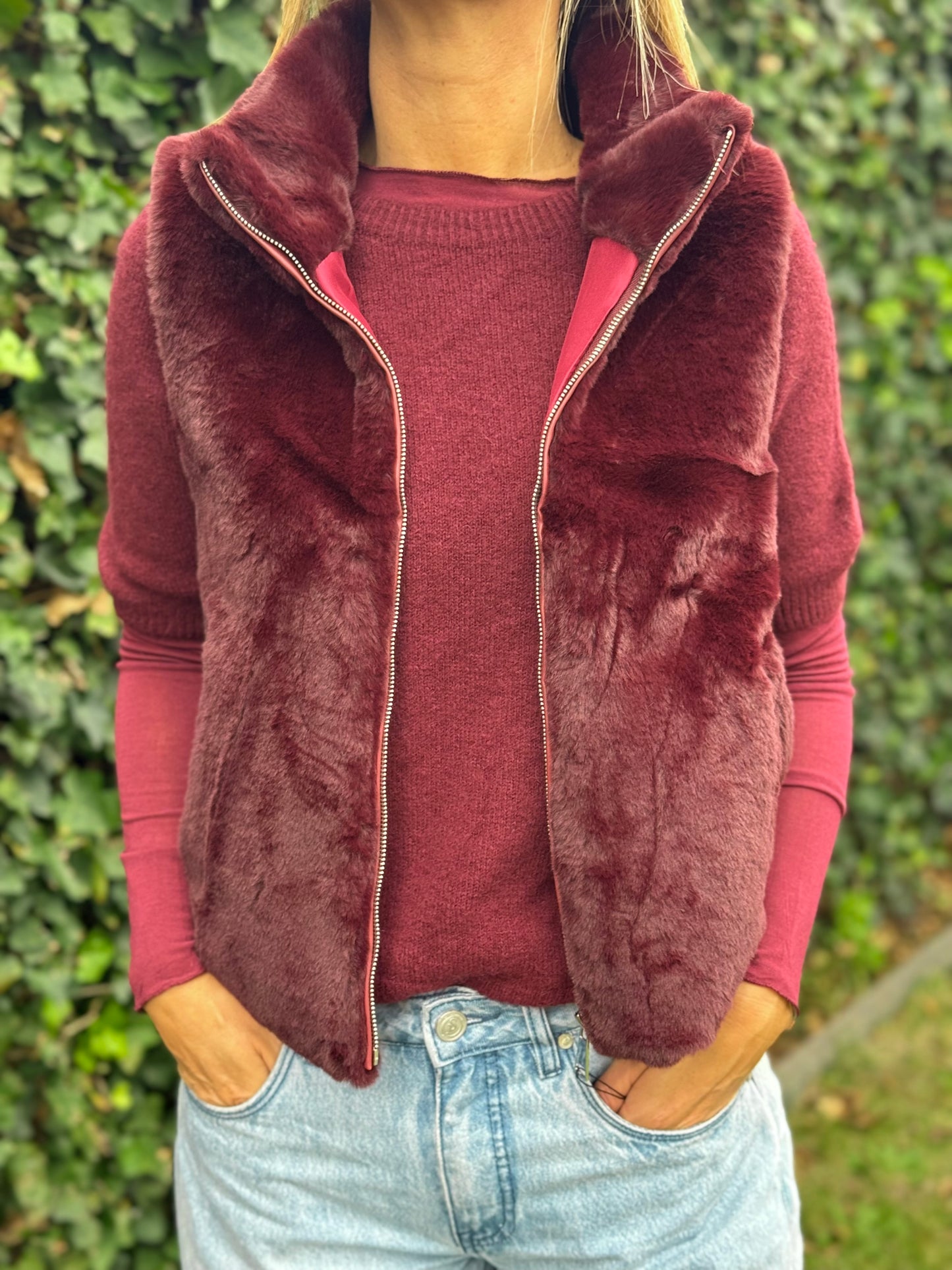 Gilet met rits- Fluffy Burgundy/Bordeaux