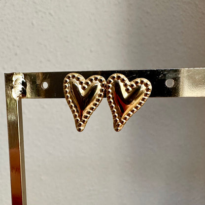 Statement hartjes oorbel