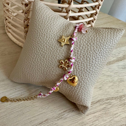 Touw armbandje met bedeltjes