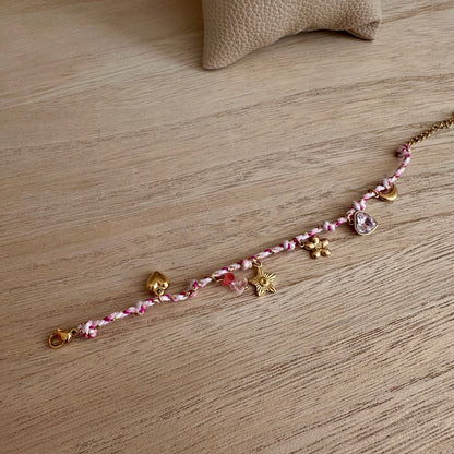 Touw armbandje met bedeltjes