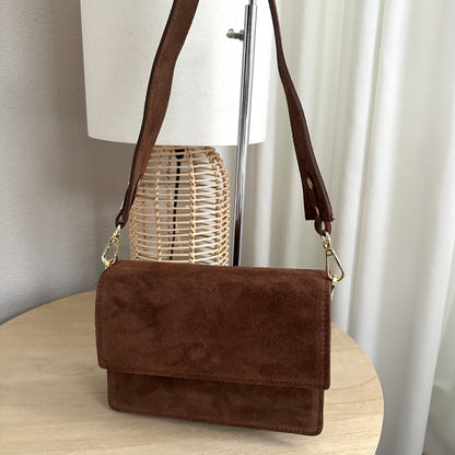 Prachtige stijlvolle suèdine tas Camel bruin