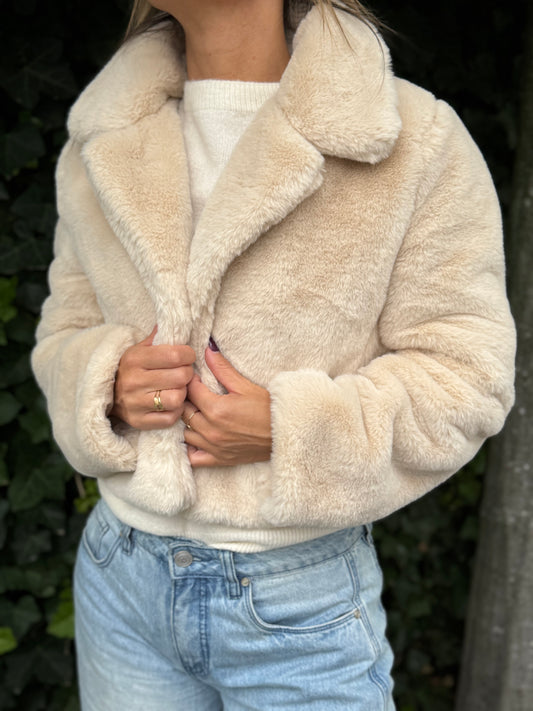 Fluffy jasje zacht beige