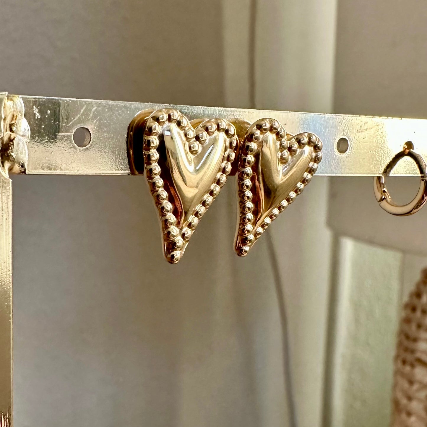 Statement hartjes oorbel
