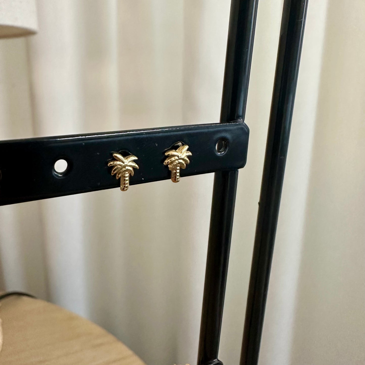 Oorstuds palmboompje goud