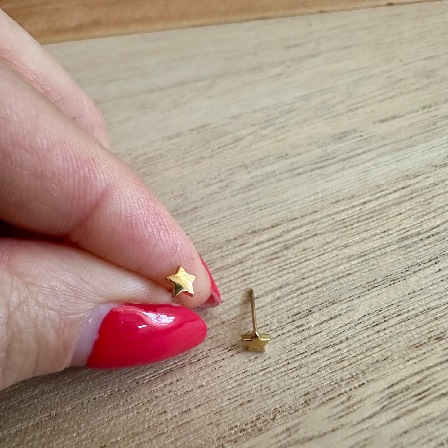 Oorstuds mini sterretje Goud