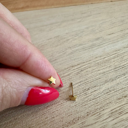 Oorstuds mini sterretje Goud