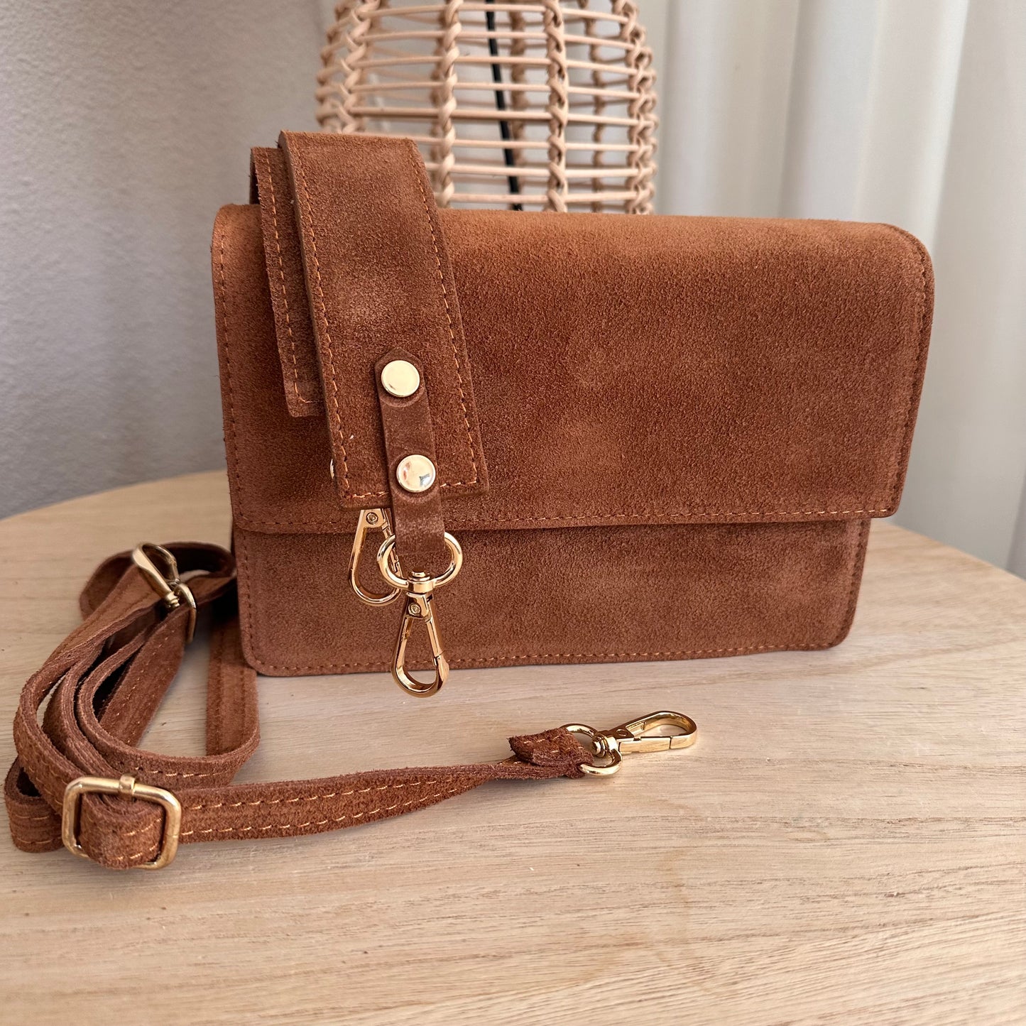 Prachtige stijlvolle suèdine tas Camel/Cognac kleur