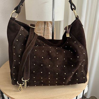 Prachtige chocobruine tas met klein gouden studs