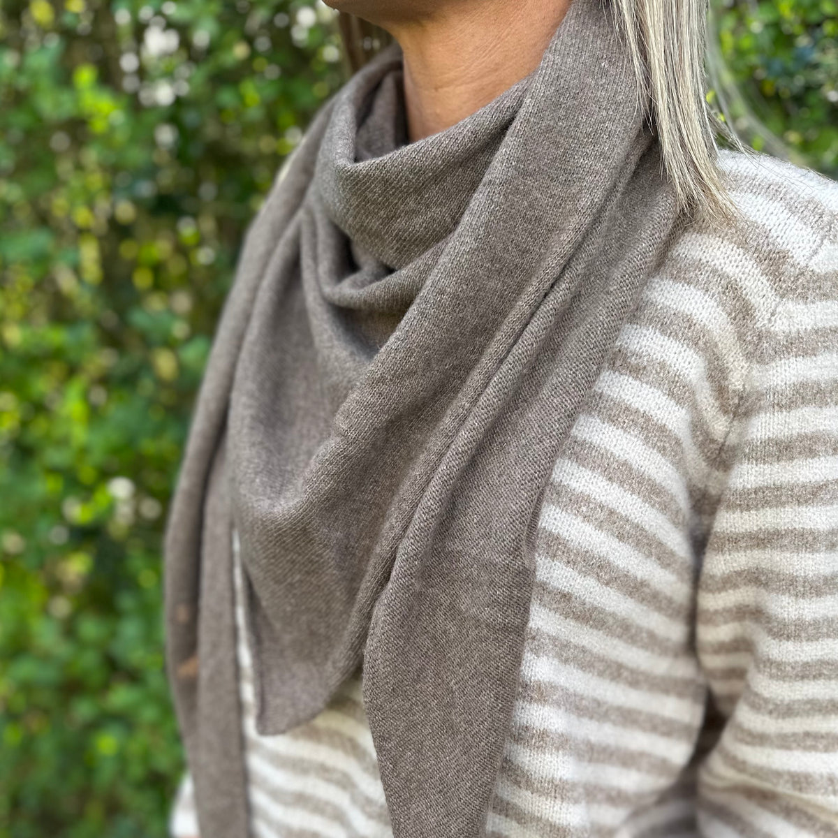 Cashmere sjaal driehoek koffiebruin/donker taupe