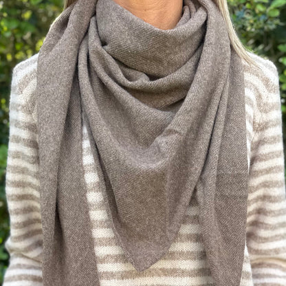 Cashmere sjaal driehoek koffiebruin/donker taupe