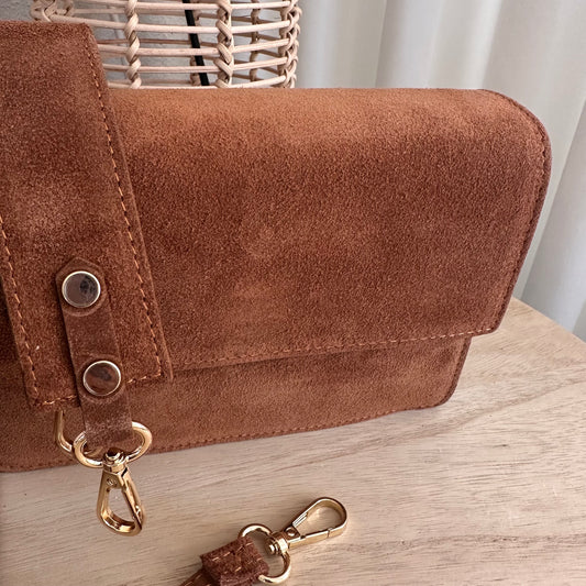 Prachtige stijlvolle suèdine tas Camel/Cognac kleur