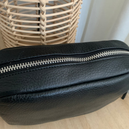 Lederen crossbody tas ‘Tassel’ zilveren rits