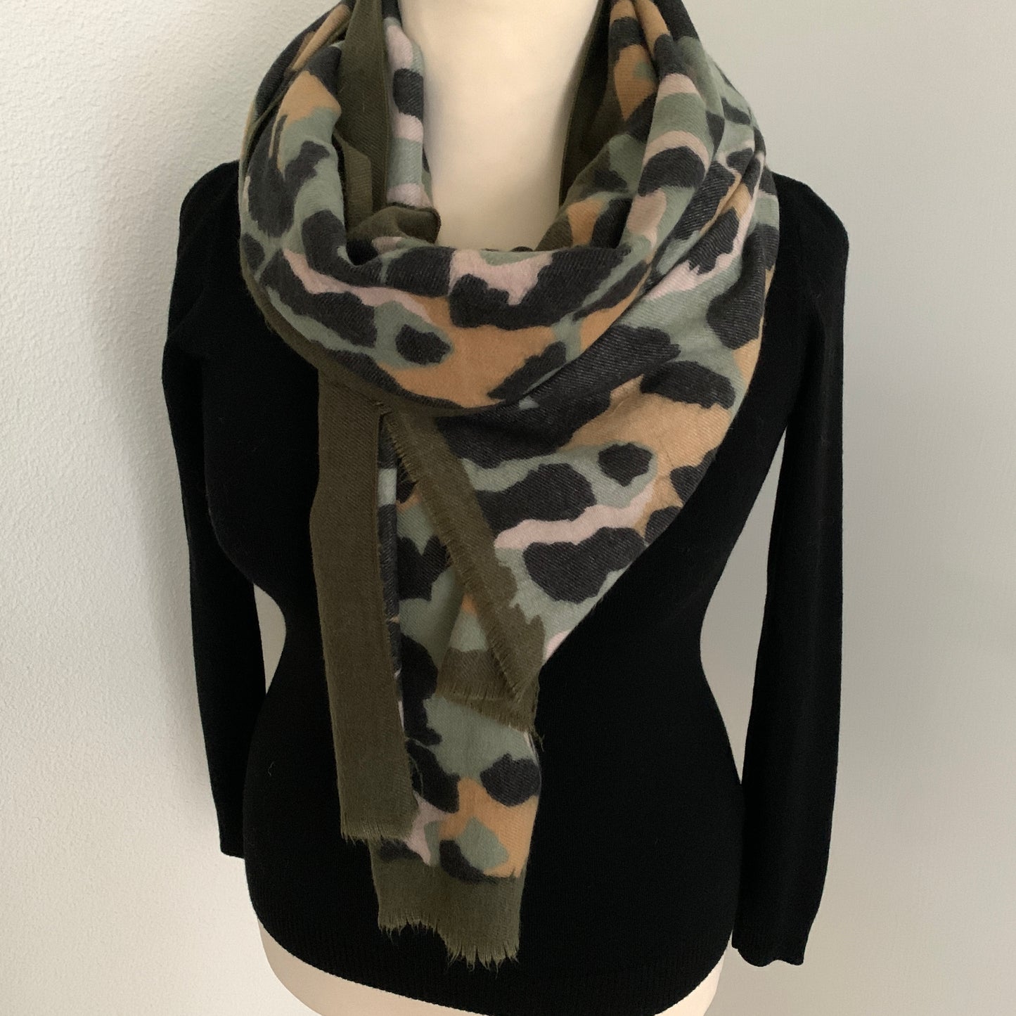 Sjaal zwart/groen/oker